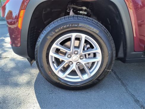 New 2025 Jeep Grand Cherokee Laredo X w/ Luxury Tech Group I image 10