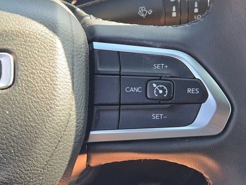 Used 2024 Jeep Compass Latitude AWD/4WD image 31