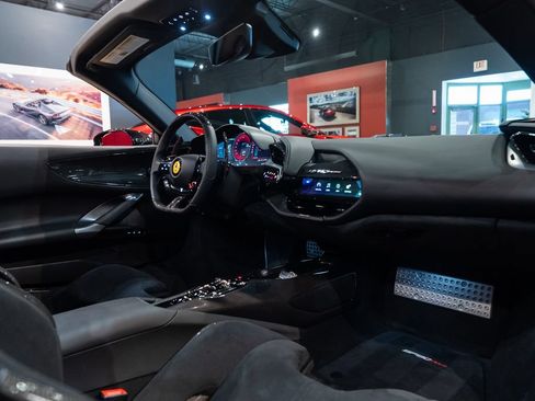 Certified 2022 Ferrari SF90 Spider AWD/4WD image 40