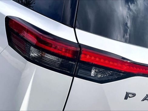 New 2026 Nissan Pathfinder SL image 14