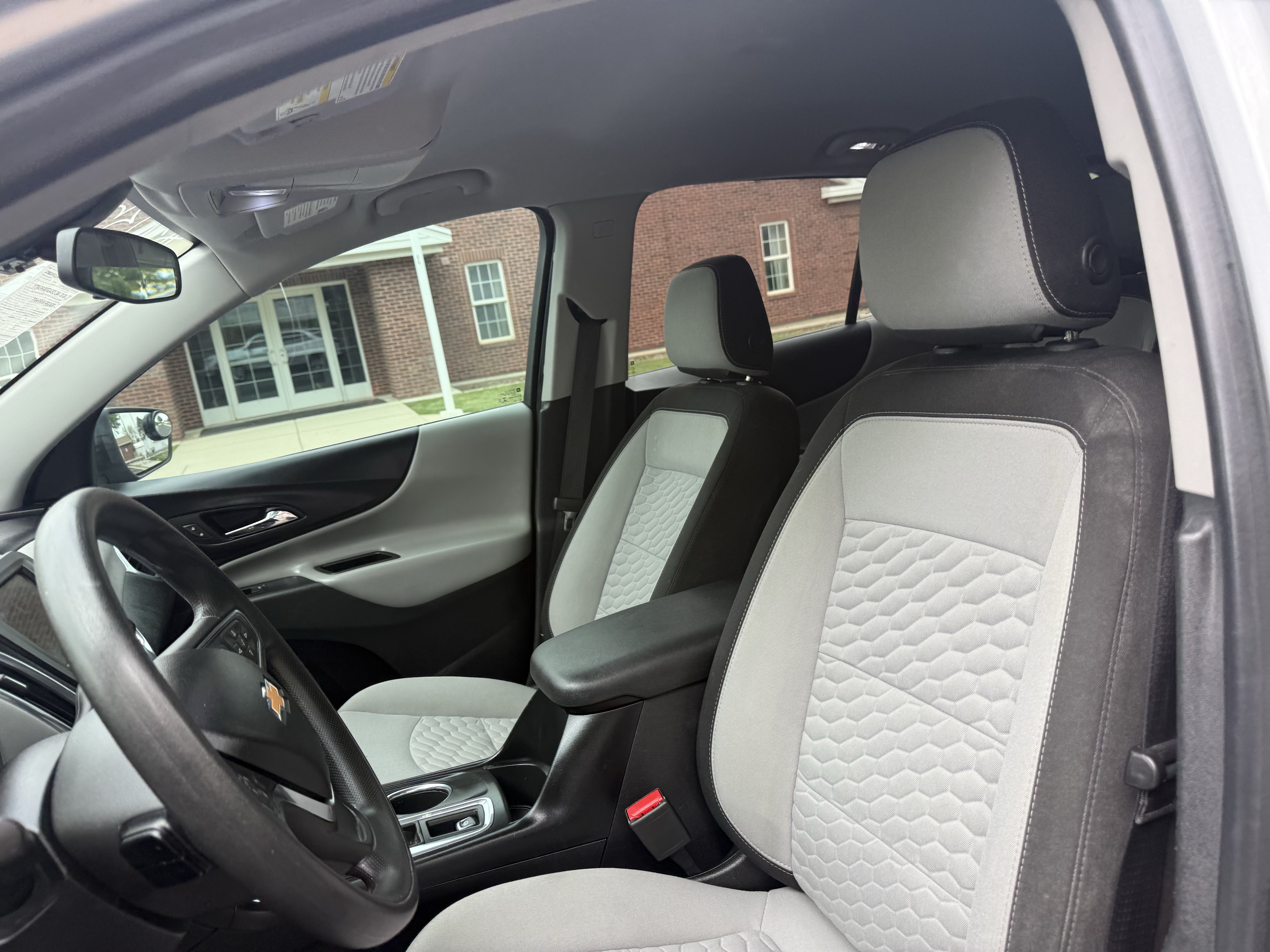 Used 2019 Chevrolet Equinox LS AWD/4WD image 11
