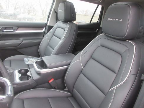 New 2026 GMC Terrain Denali image 12