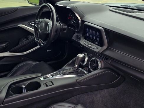 Used 2021 Chevrolet Camaro SS image 10