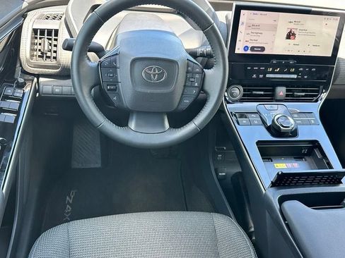 Used 2023 Toyota bZ4X FWD image 7