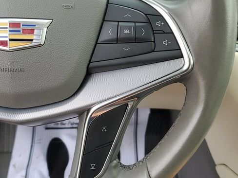 Used 2020 Cadillac XT5 Premium Luxury AWD/4WD image 12