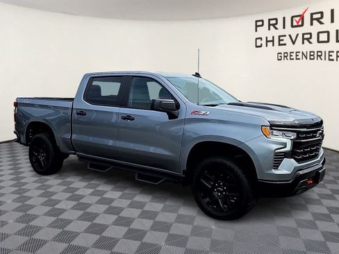 Used 2025 Chevrolet Silverado 1500 LT Trail Boss AWD/4WD image 2