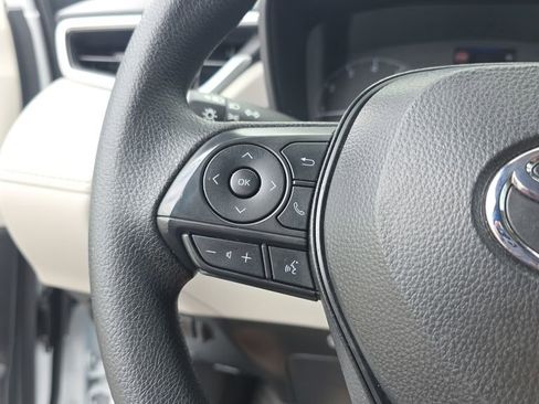 Used 2025 Toyota Corolla Cross L image 31