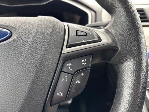 Used 2019 Ford Fusion SE image 20