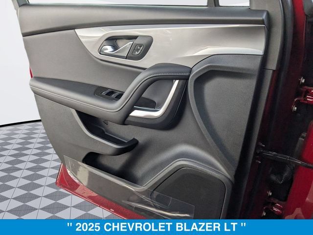 New 2025 Chevrolet Blazer LT w/ Midnight/Sport Edition AWD/4WD image 20