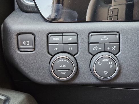 New 2026 Chevrolet Silverado 1500 LT w/ Texas Edition Plus AWD/4WD image 23