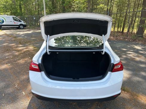 Used 2023 Chevrolet Malibu LT image 30