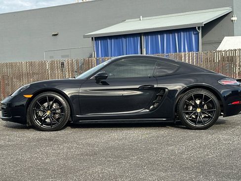Used 2019 Porsche 718 Cayman image 7