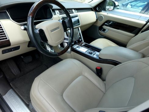 Used 2018 Land Rover Range Rover Supercharged image 8