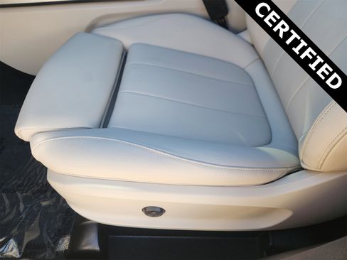 Certified 2025 Mercedes-Benz GLB 250 image 24