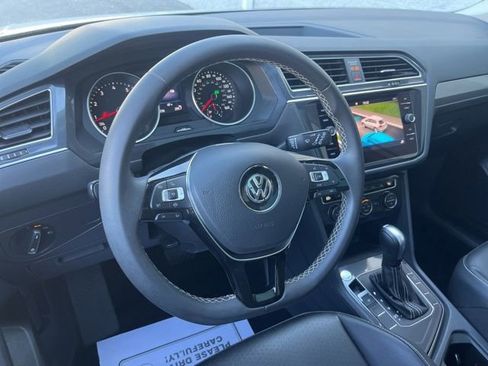 Used 2021 Volkswagen Tiguan SE image 34