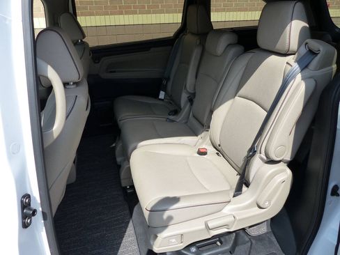 Used 2024 Honda Odyssey Elite image 42