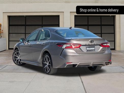 Used 2024 Toyota Camry SE image 2