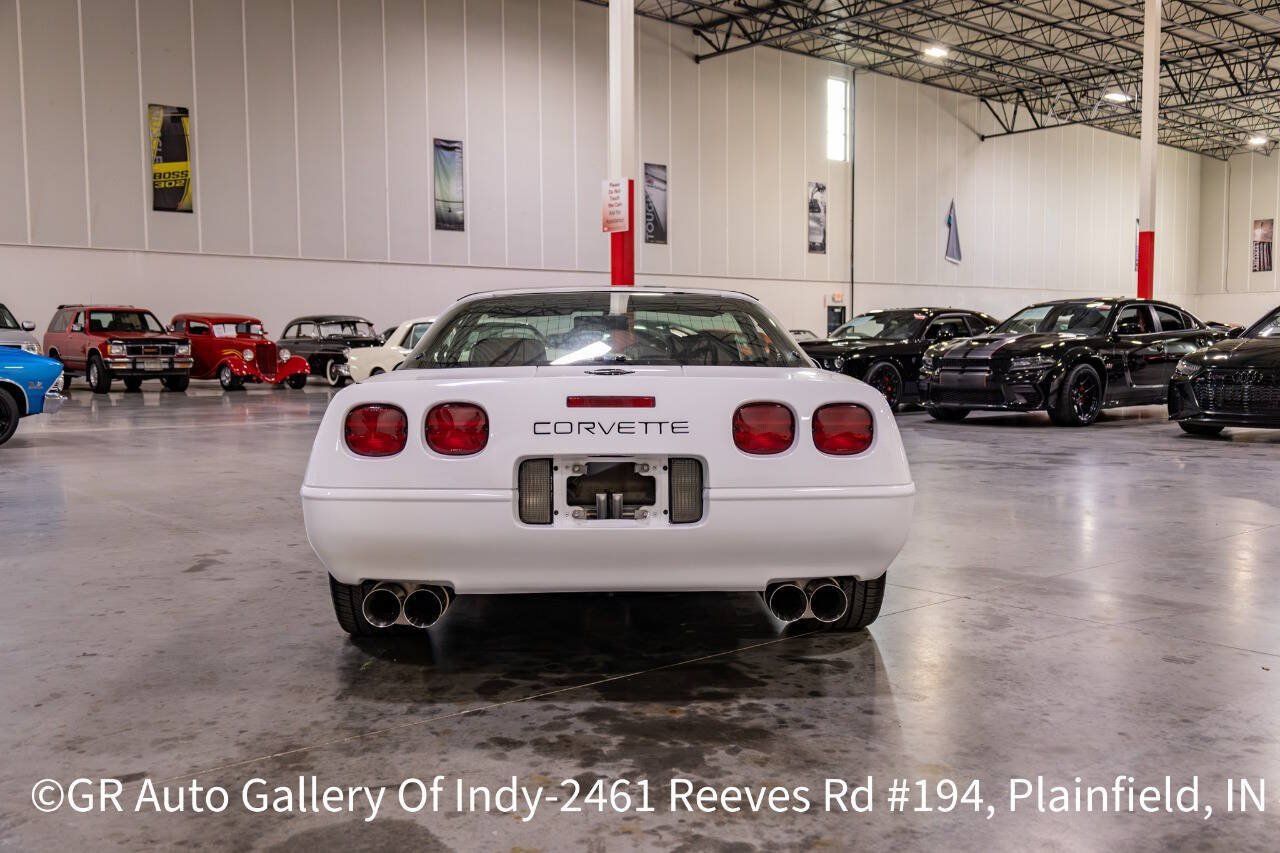 Used 1992 Chevrolet Corvette Coupe RWD image 6