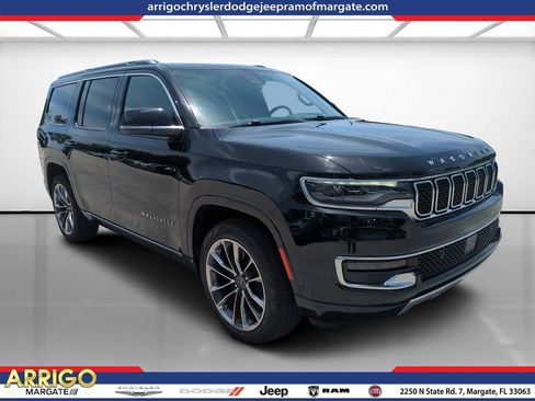 Used 2023 Jeep Wagoneer Series III w/ Premium Group I AWD/4WD image 1