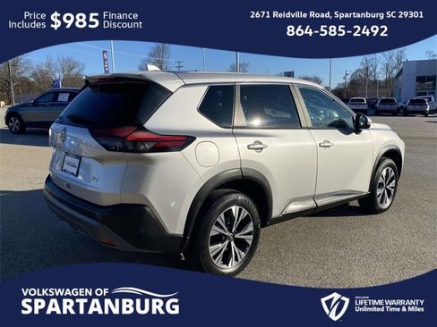 Used 2023 Nissan Rogue SV image 6