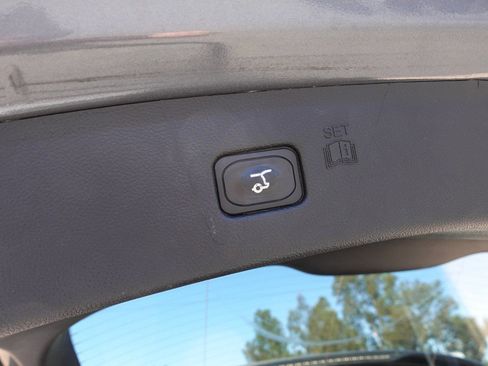 Used 2024 Ford Edge Titanium image 27