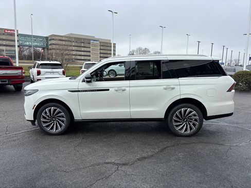 New 2026 Lincoln Navigator Black Label AWD/4WD image 4