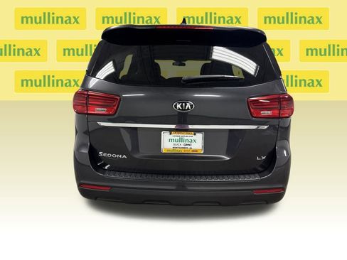 Used 2021 Kia Sedona LX image 18