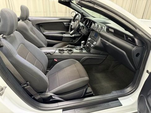 Used 2015 Ford Mustang V6 image 10