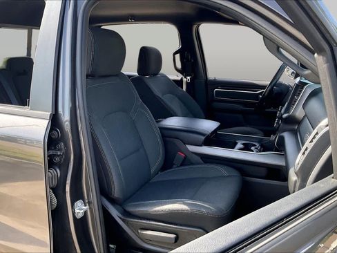 Used 2019 RAM 1500 Big Horn AWD/4WD image 9