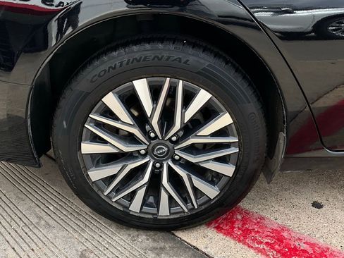 Used 2023 Nissan Altima 2.5 SV image 9