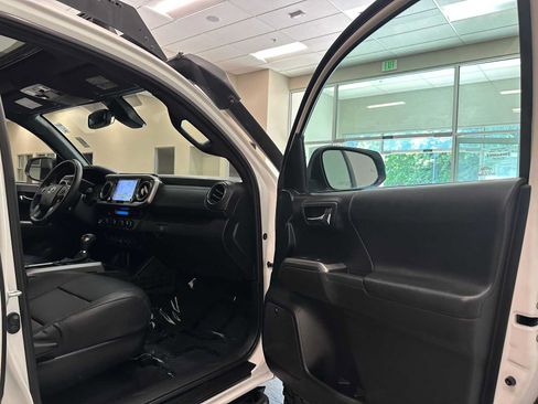 Used 2021 Toyota Tacoma Limited AWD/4WD image 28