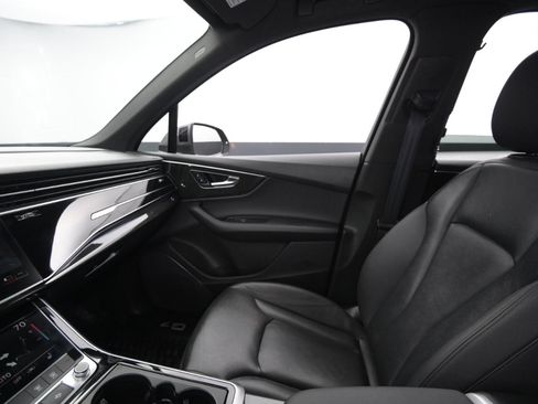 Used 2021 Audi Q7 3.0T Premium image 24