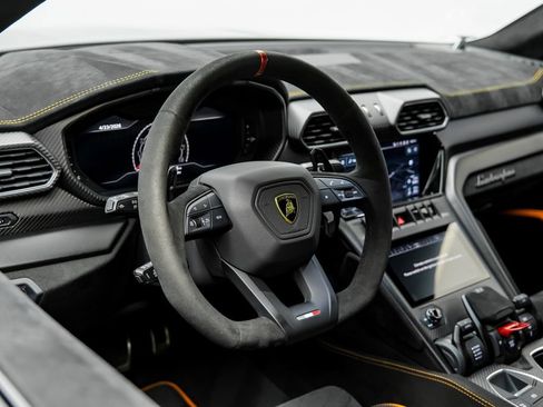 Used 2023 Lamborghini Urus Performante AWD/4WD image 16