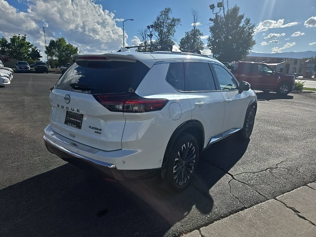 Used 2025 Nissan Rogue Platinum AWD/4WD image 6