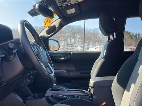 Used 2023 Toyota Tacoma TRD Off-Road image 10