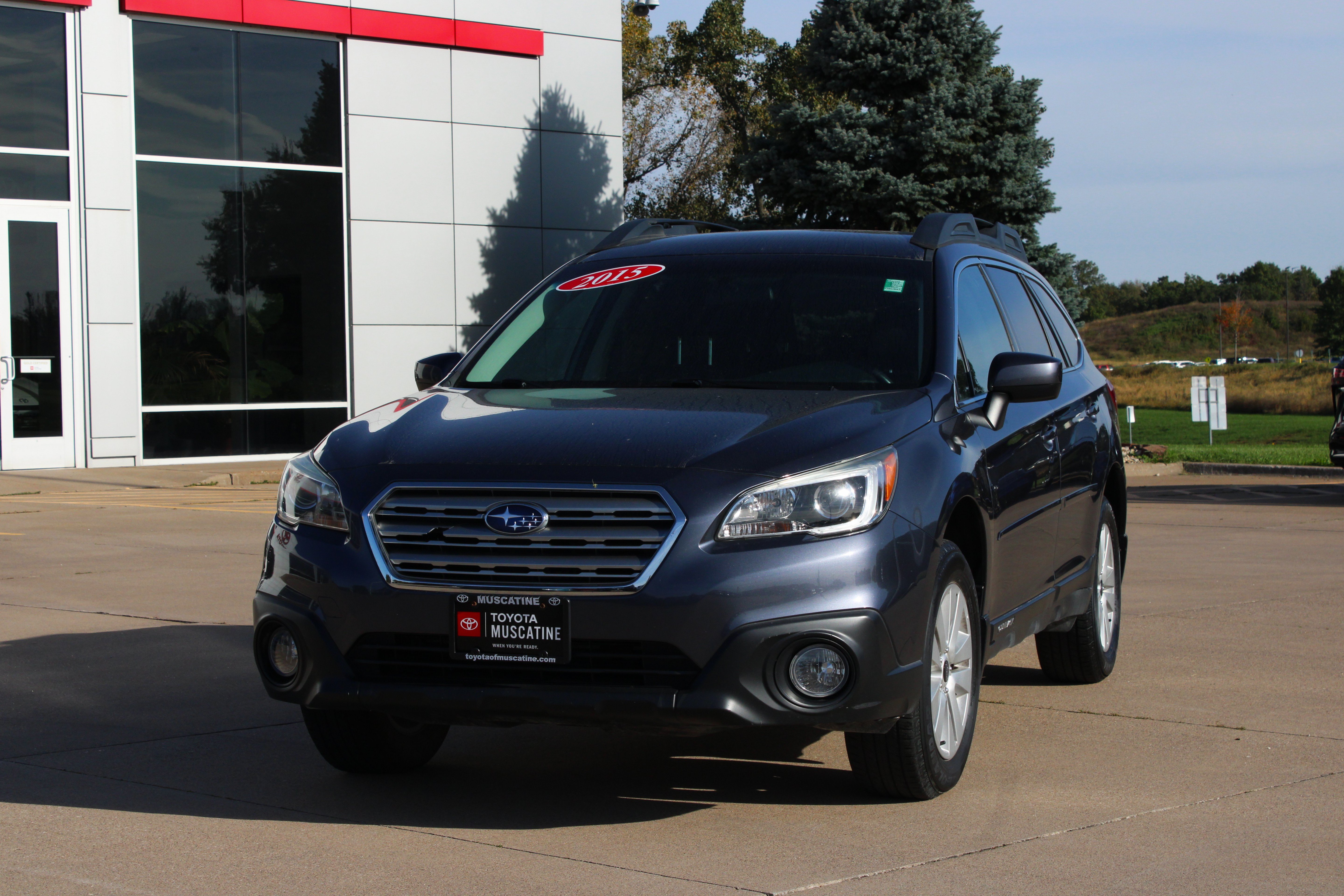 Used 2015 Subaru Outback 2.5i Premium AWD/4WD image 2
