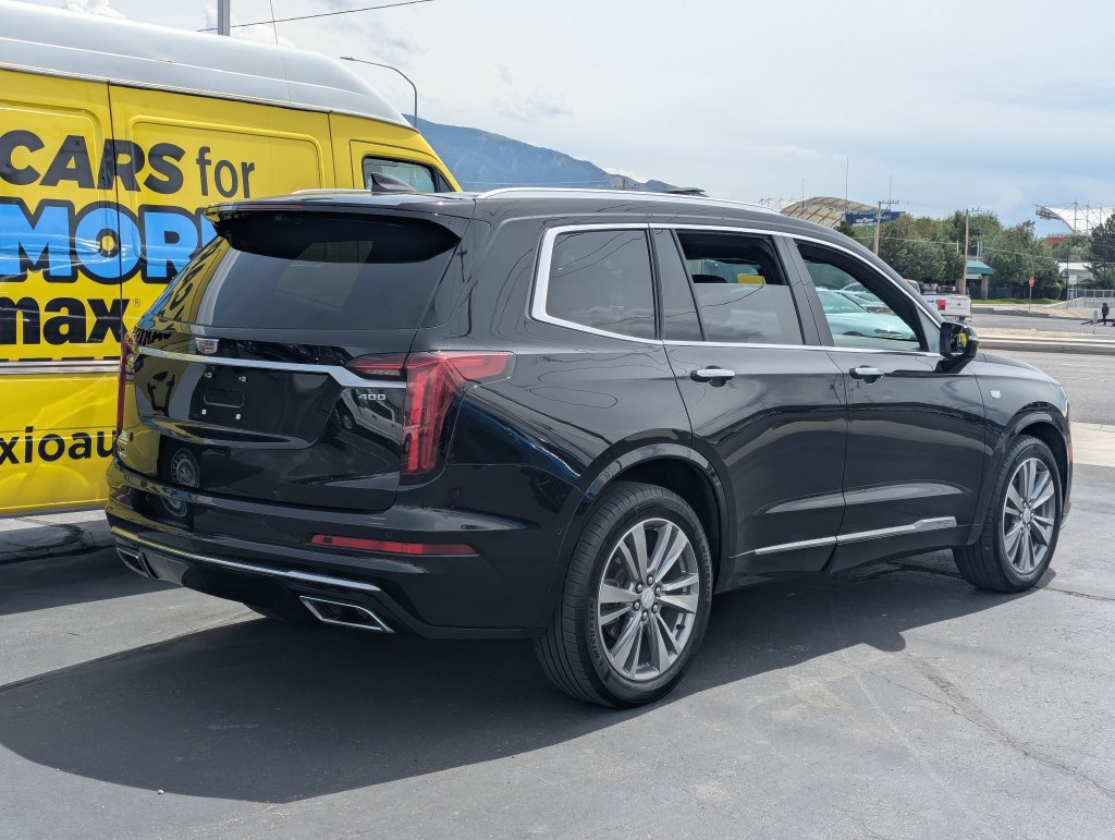 Used 2021 Cadillac XT6 Premium Luxury AWD/4WD image 4