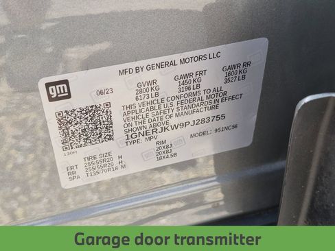 Used 2023 Chevrolet Traverse RS FWD image 31