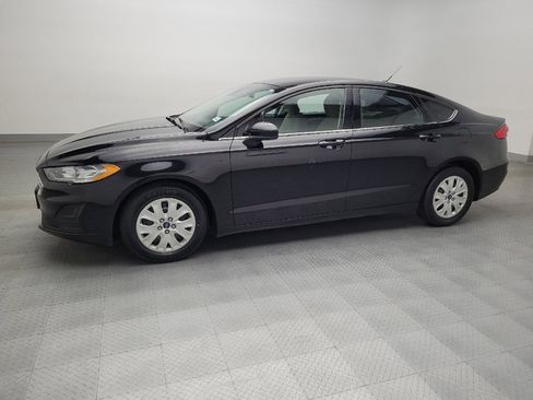 Used 2019 Ford Fusion S image 2