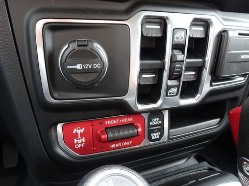 Used 2021 Jeep Wrangler Unlimited Rubicon image 31