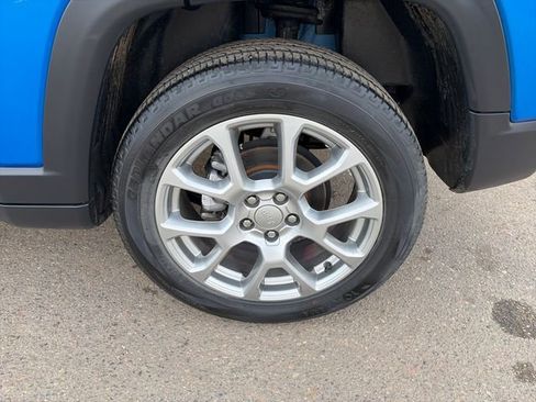 Used 2022 Jeep Compass Latitude w/ Sun and Sound Group AWD/4WD image 16