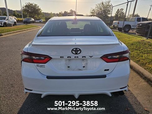 Used 2023 Toyota Camry SE FWD image 4