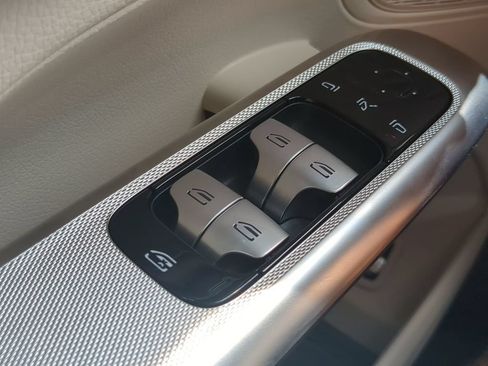 Certified 2026 Mercedes-Benz GLC 300 image 10