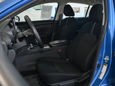 Used 2024 Nissan Sentra SV FWD image 19