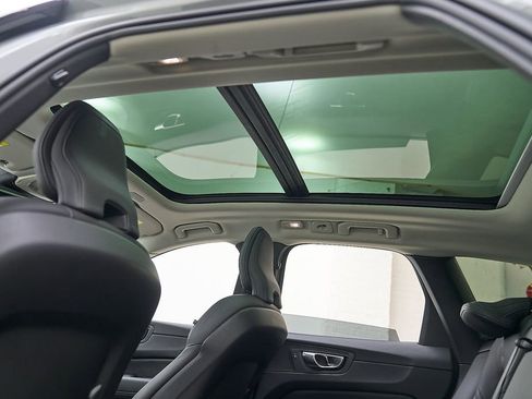 Certified 2025 Volvo XC60 B5 Plus AWD/4WD image 21
