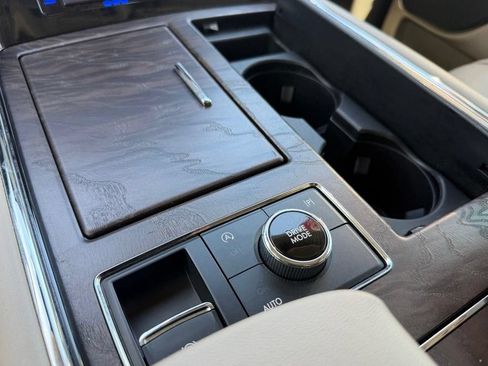 Used 2022 Lincoln Navigator 2WD image 22
