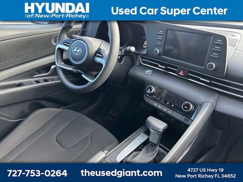 Used 2023 Hyundai Elantra SEL image 6