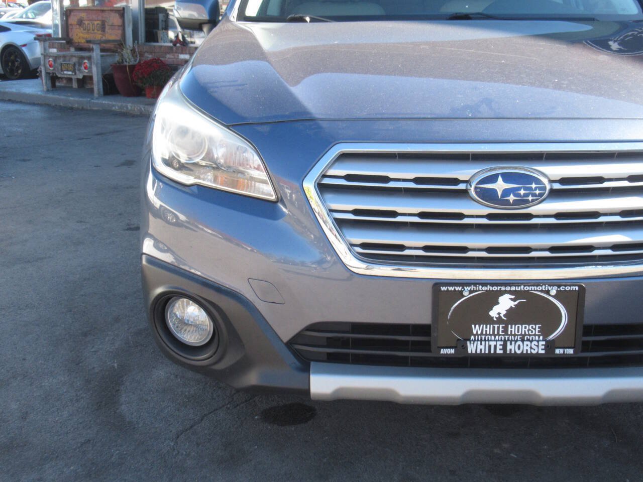 Used 2017 Subaru Outback 2.5i Limited AWD/4WD image 3