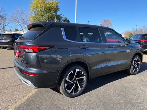 New 2025 Mitsubishi Outlander SE image 5