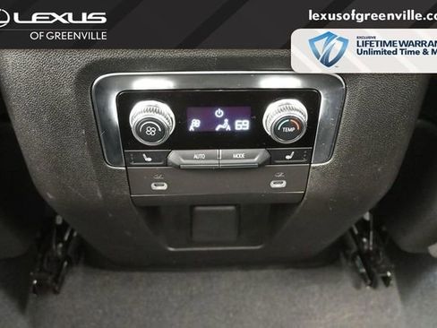 Used 2022 GMC Yukon SLT w/ SLT Luxury Package AWD/4WD image 25